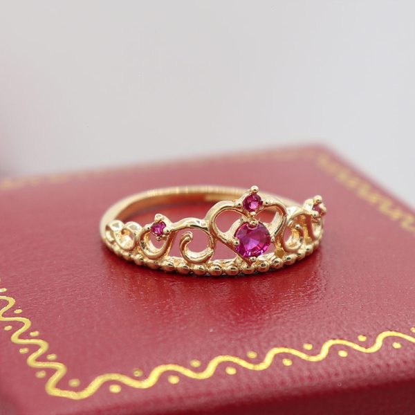 Anillo15 Años Zircones Fucsia| Oro 18K