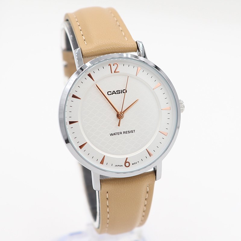 Reloj Casio Mujer Elegante Carátula Blanca y Correa Beige - Image 2