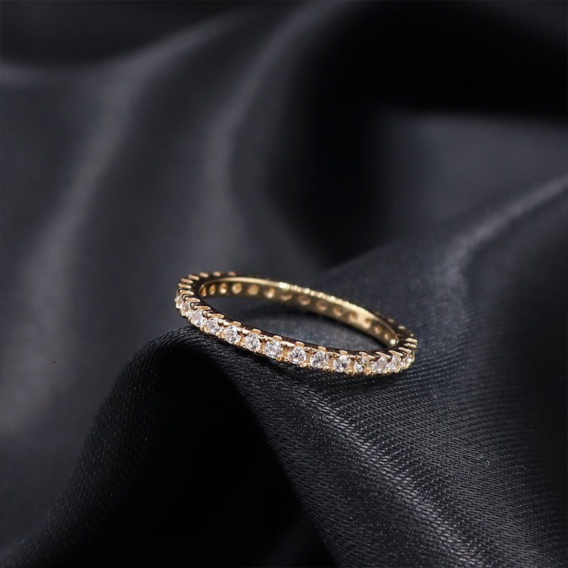 Anillo Tipo Argolla Circones Blancos | Oro 18k