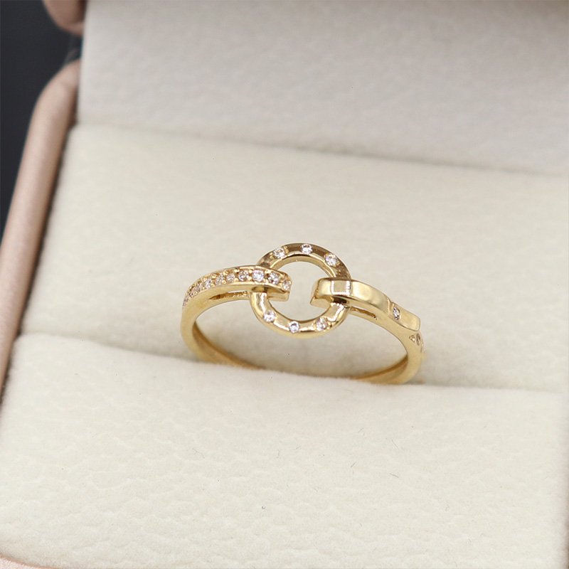Anillo Circulo Abrazado Circones Blancos | Oro 18k