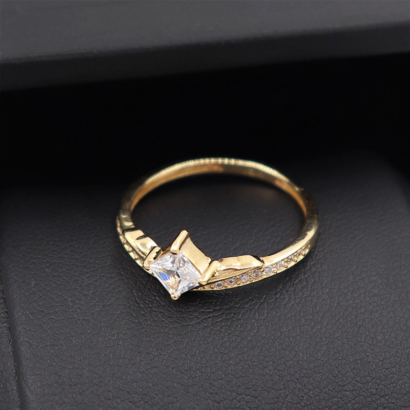 Anillo Corona Tipo Princesa | Oro 18k